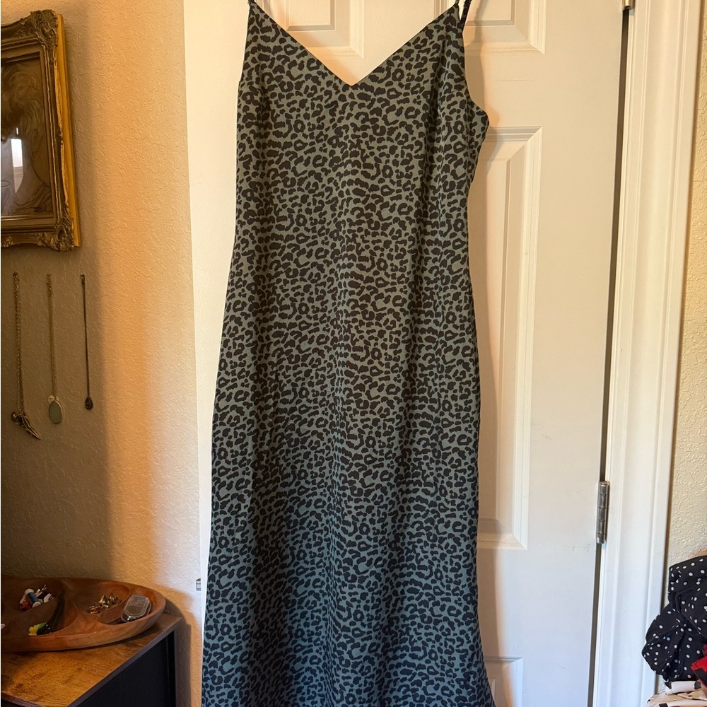 Black and Green Lace-Up Back Leopard Print Dress